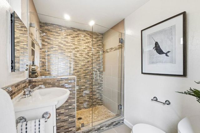 345 15th Avenue, Santa Cruz, CA 95062