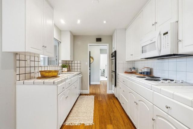 345 15th Avenue, Santa Cruz, CA 95062