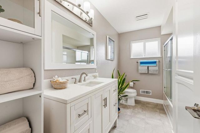 345 15th Avenue, Santa Cruz, CA 95062