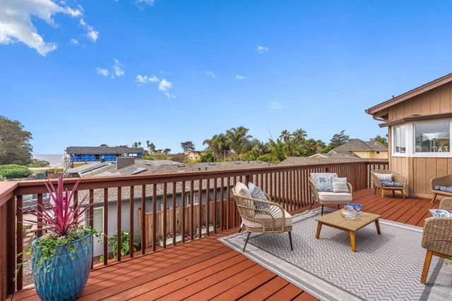 345 15th Avenue, Santa Cruz, CA 95062