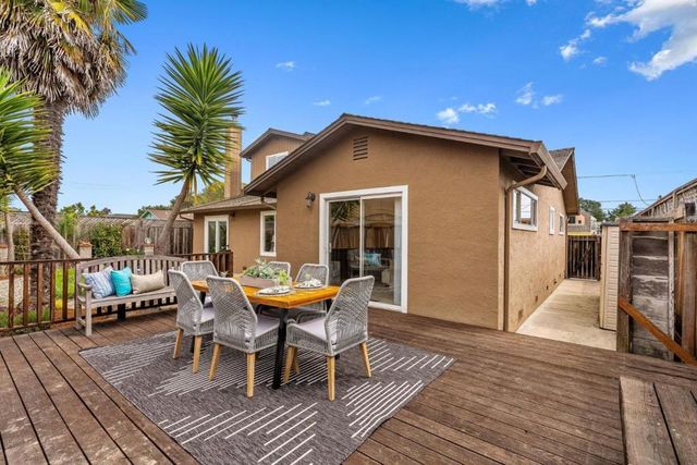 345 15th Avenue, Santa Cruz, CA 95062