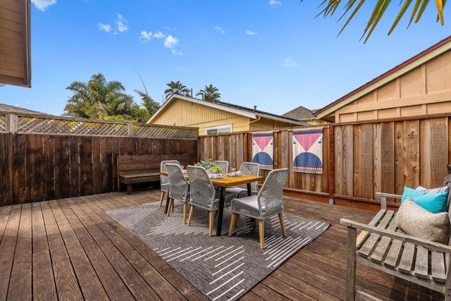 345 15th Avenue, Santa Cruz, CA 95062