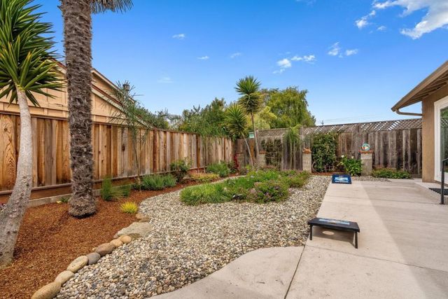 345 15th Avenue, Santa Cruz, CA 95062