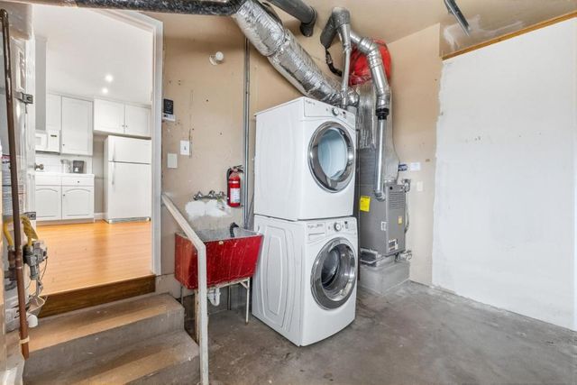 345 15th Avenue, Santa Cruz, CA 95062