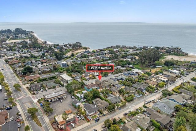 345 15th Avenue, Santa Cruz, CA 95062