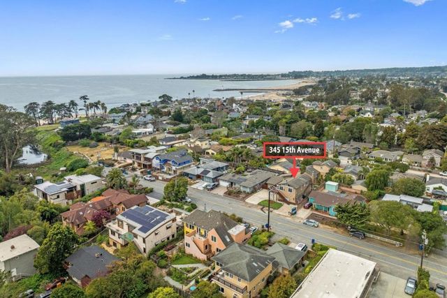 345 15th Avenue, Santa Cruz, CA 95062