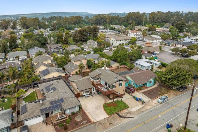 345 15th Avenue, Santa Cruz, CA 95062