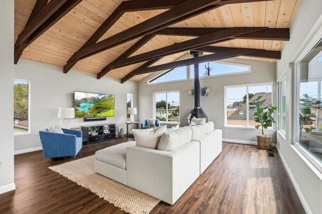 345 15th Avenue, Santa Cruz, CA 95062