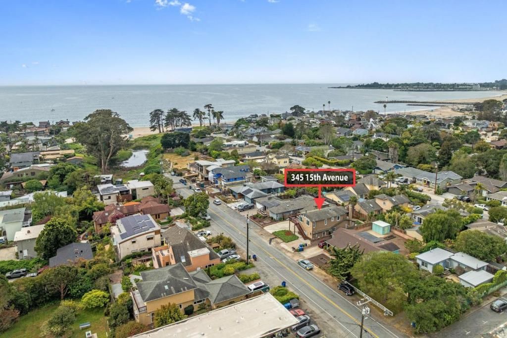 345 15th Avenue, Santa Cruz, CA 95062