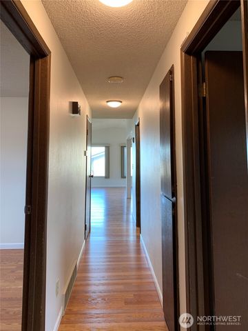 29818 4th Avenue SW, Federal Way, WA 98023