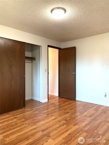 29818 4th Avenue SW, Federal Way, WA 98023