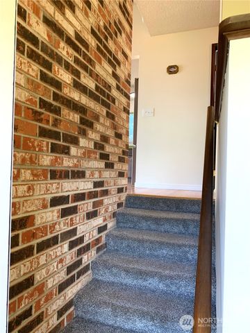 29818 4th Avenue SW, Federal Way, WA 98023