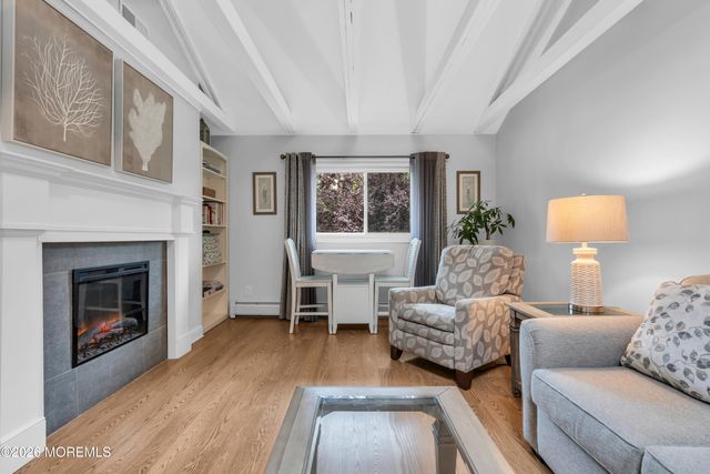 55 Drift Road, Belford, NJ 07718