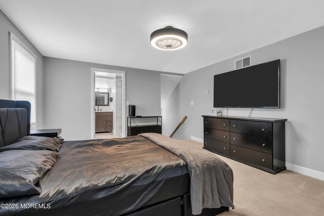55 Drift Road, Belford, NJ 07718