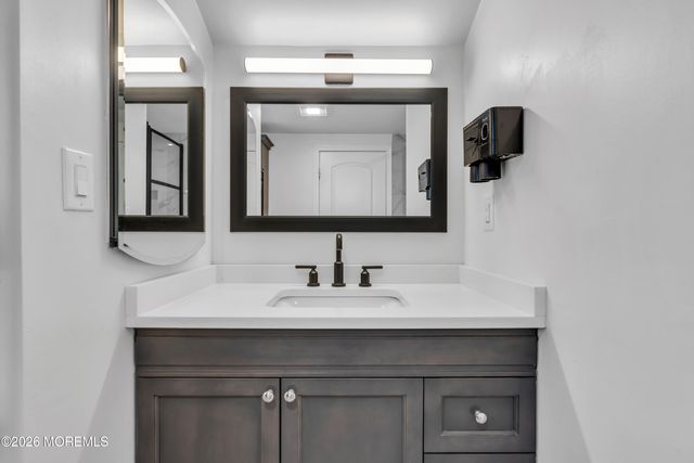 55 Drift Road, Belford, NJ 07718