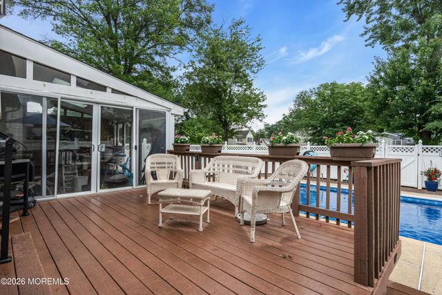 55 Drift Road, Belford, NJ 07718
