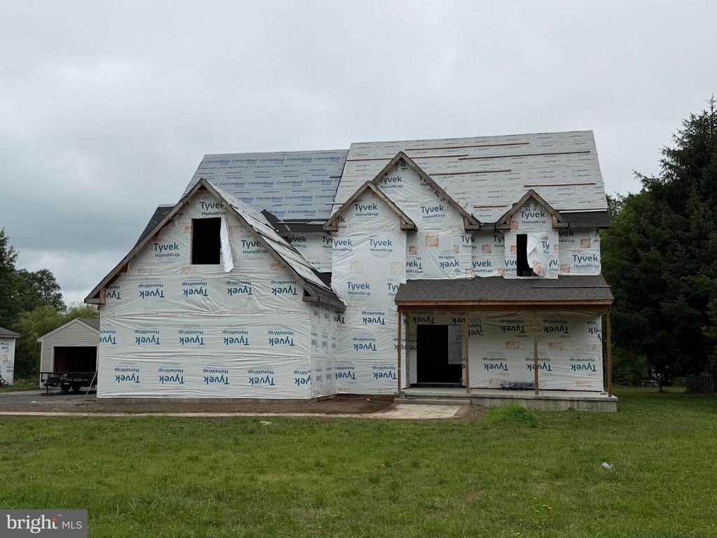 55 BASIN RD, Hamilton, NJ 08619