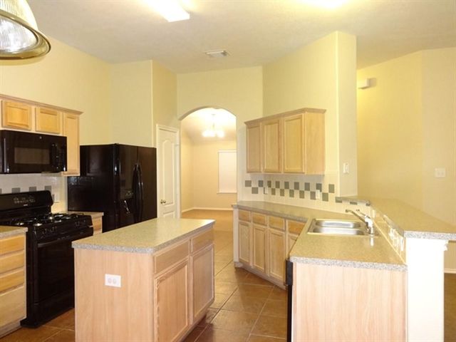 20335 Mammoth Falls Drive, Tomball, TX 77375