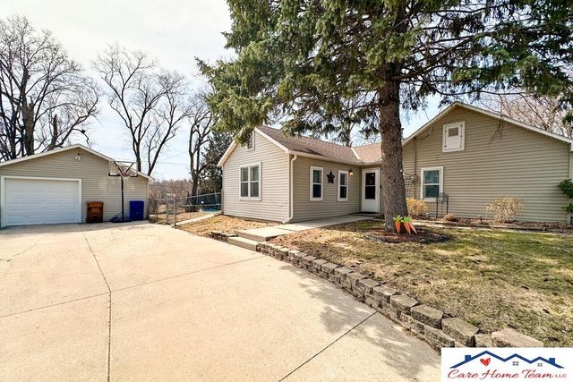 2705 Emiline Street, Bellevue, NE 68147
