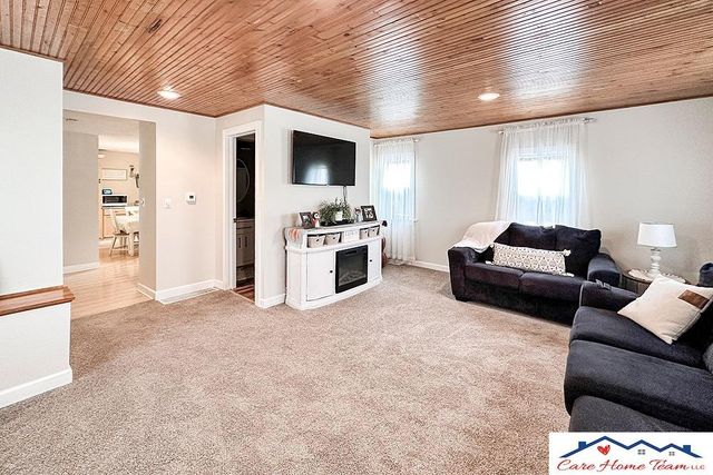 2705 Emiline Street, Bellevue, NE 68147