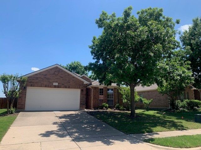 1013 Vista View Drive, Burleson, TX 76028