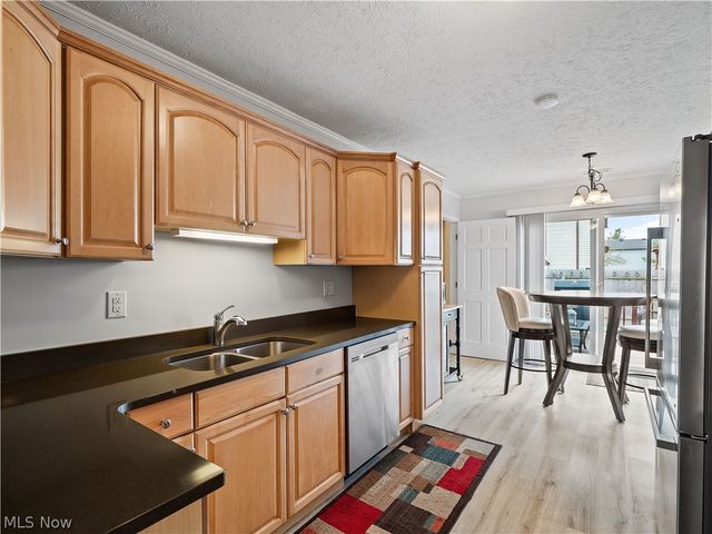 4710 Jaycox Road, Avon, OH 44011