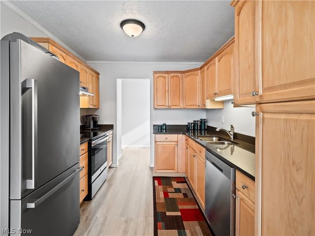 4710 Jaycox Road, Avon, OH 44011