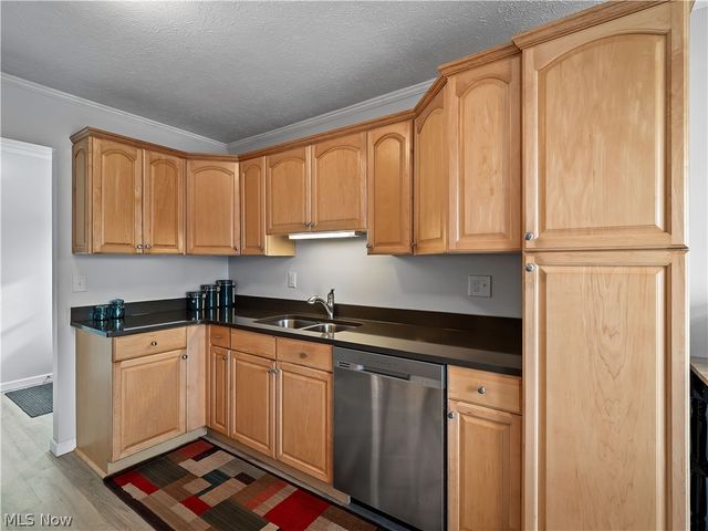 4710 Jaycox Road, Avon, OH 44011