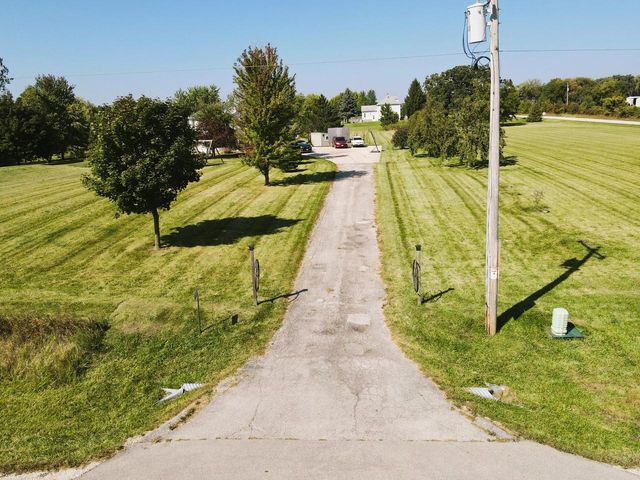 10880 W 7 Mile ROAD, Franksville, WI 53126