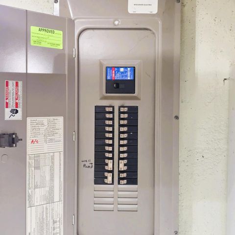 10880 W 7 Mile ROAD, Franksville, WI 53126