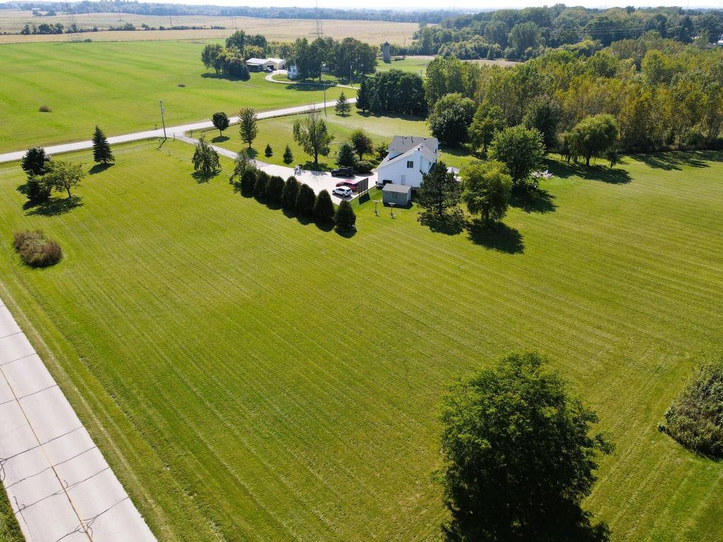 10880 W 7 Mile ROAD, Franksville, WI 53126