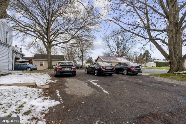 222 E HIGH ST, Manheim, PA 17545