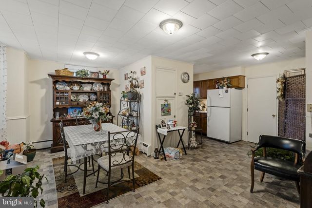 222 E HIGH ST, Manheim, PA 17545