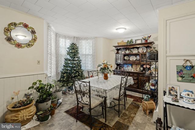 222 E HIGH ST, Manheim, PA 17545