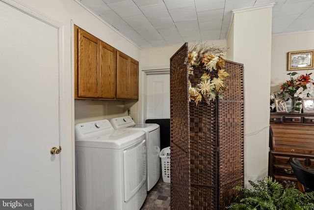 222 E HIGH ST, Manheim, PA 17545