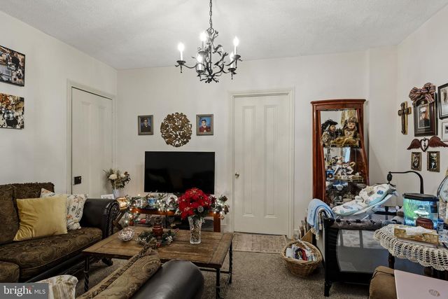 222 E HIGH ST, Manheim, PA 17545