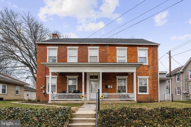 222 E HIGH ST, Manheim, PA 17545