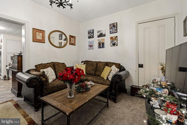 222 E HIGH ST, Manheim, PA 17545