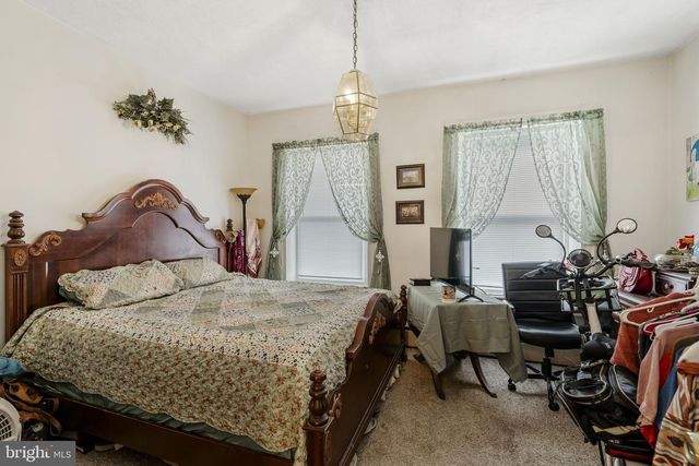 222 E HIGH ST, Manheim, PA 17545