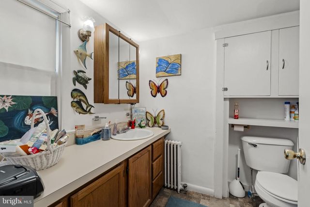 222 E HIGH ST, Manheim, PA 17545