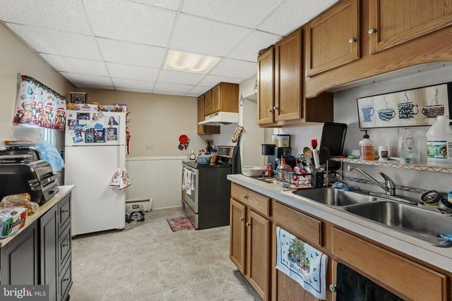 222 E HIGH ST, Manheim, PA 17545