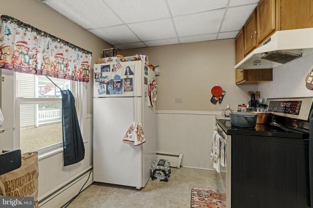 222 E HIGH ST, Manheim, PA 17545