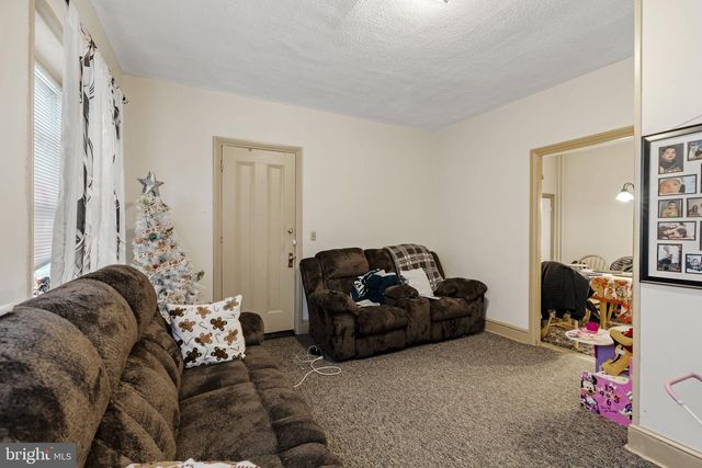 222 E HIGH ST, Manheim, PA 17545