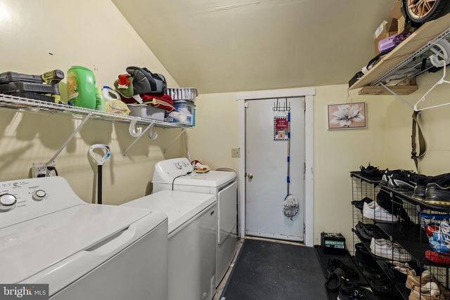 222 E HIGH ST, Manheim, PA 17545