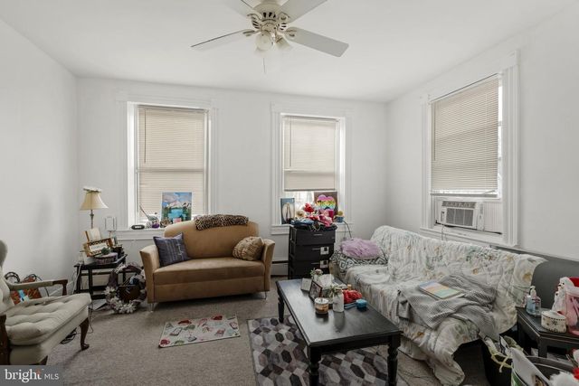 222 E HIGH ST, Manheim, PA 17545