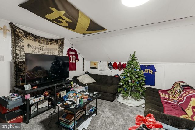 222 E HIGH ST, Manheim, PA 17545