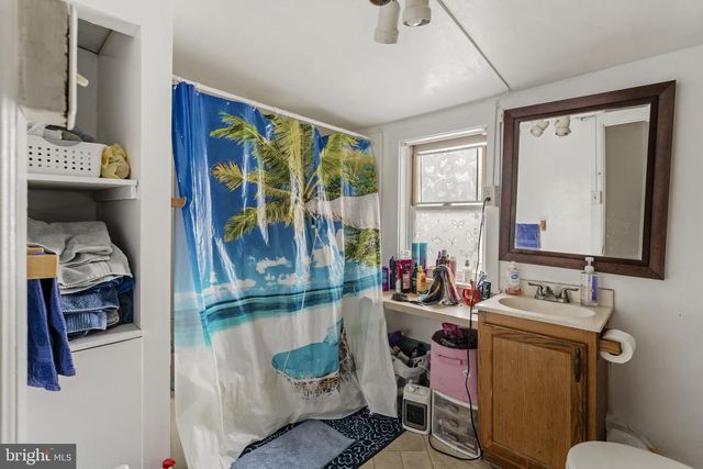 222 E HIGH ST, Manheim, PA 17545