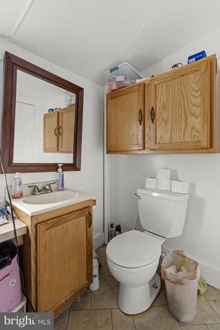 222 E HIGH ST, Manheim, PA 17545