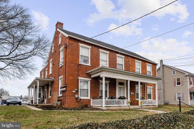 222 E HIGH ST, Manheim, PA 17545