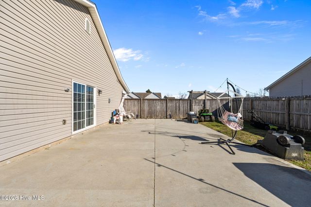 203 High Meadow Court, Richlands, NC 28574